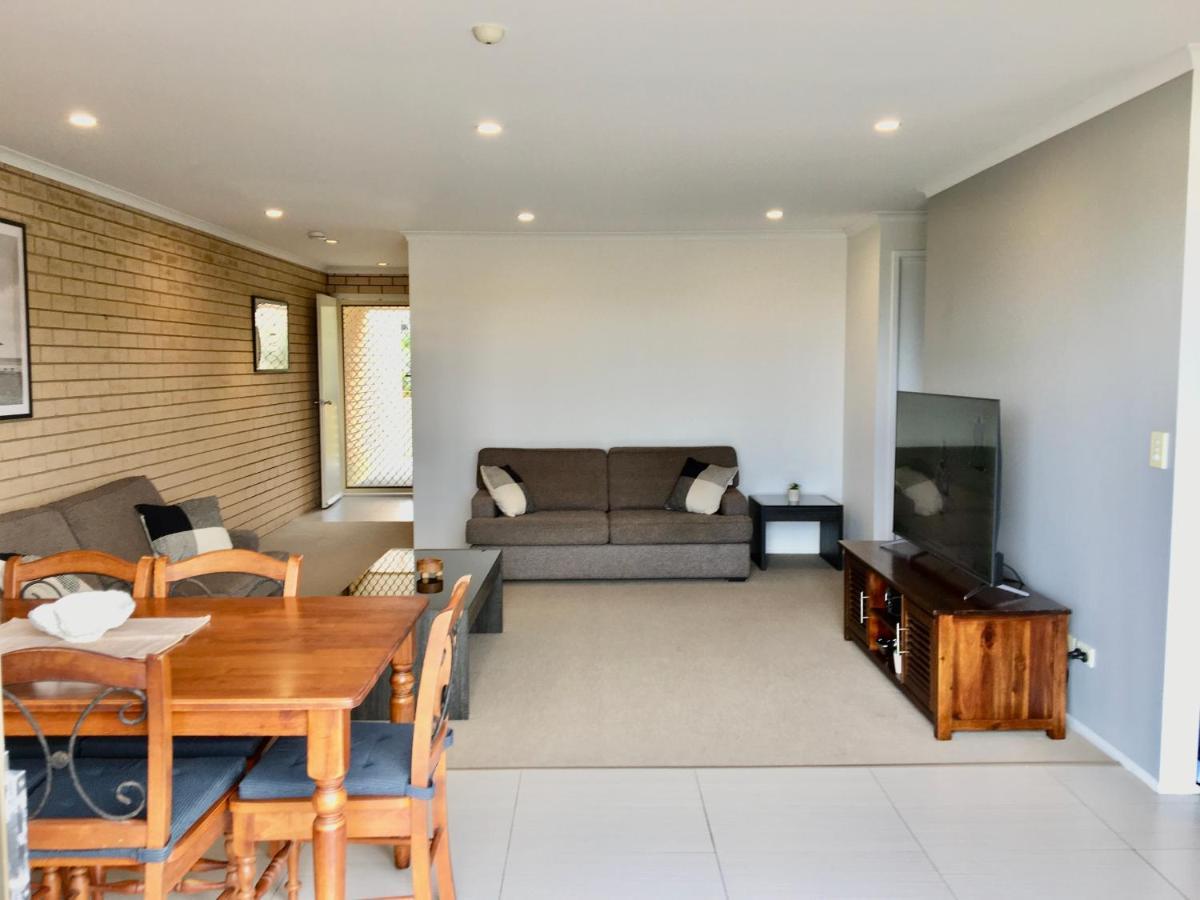 Seascapeatalexbeach Budget Accomodation Alexandra Headland Buitenkant foto